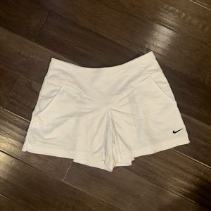 Nike FIT DRY White Pleated Shorts Size 2